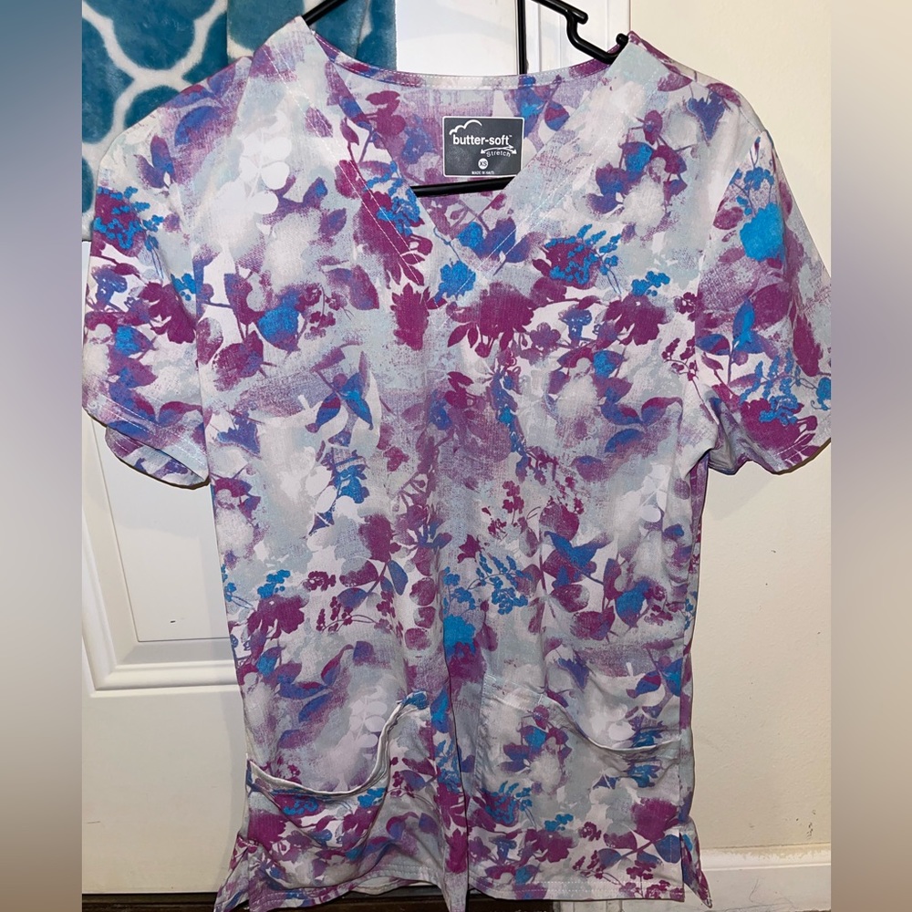 Scrub top